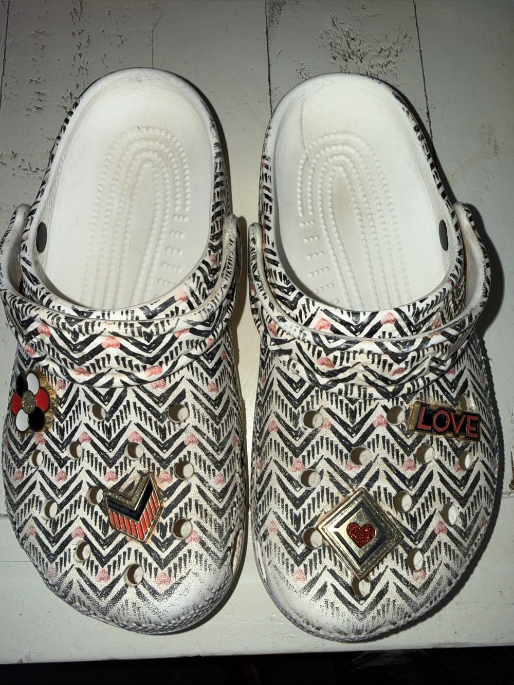 Crocs Classic Clog - White with Black & Pink Pattern size 5 GUC